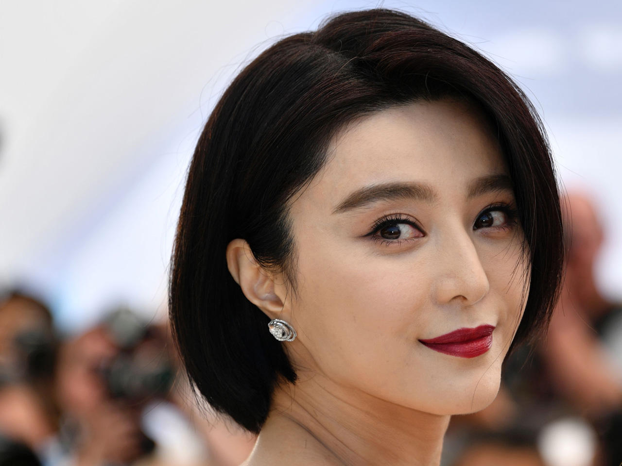 score Havslug Irreplaceable Fan Bingbing, Chinese actress disappears after role in "X-Men" movie after  vague claims of tax fraud in China - CBS News