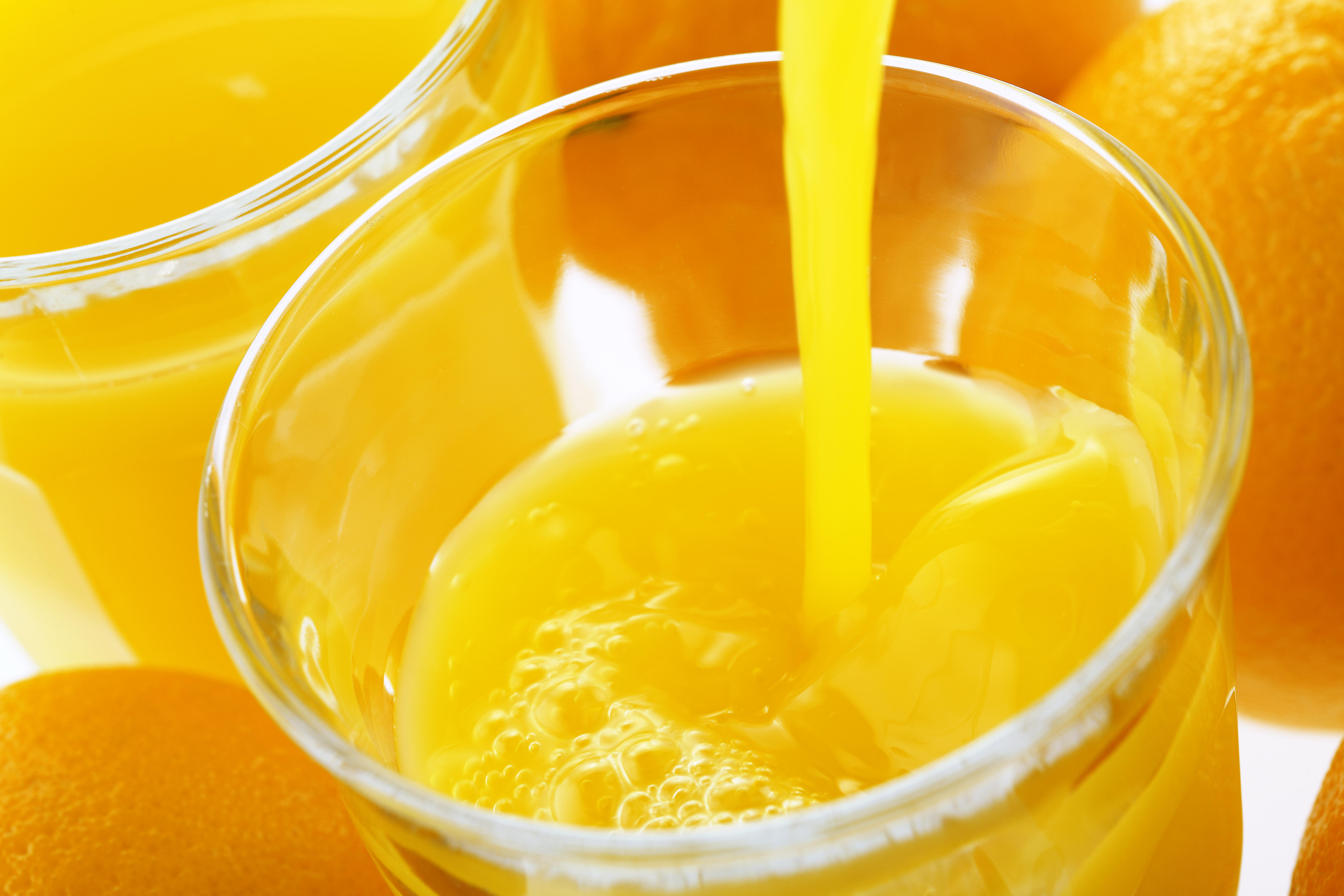 Как сделать апельсиновый сок в домашних условиях. Апельсиновый сок стоки. Orange Juice. Orange Juice pour. A Glass of Orange Juice.