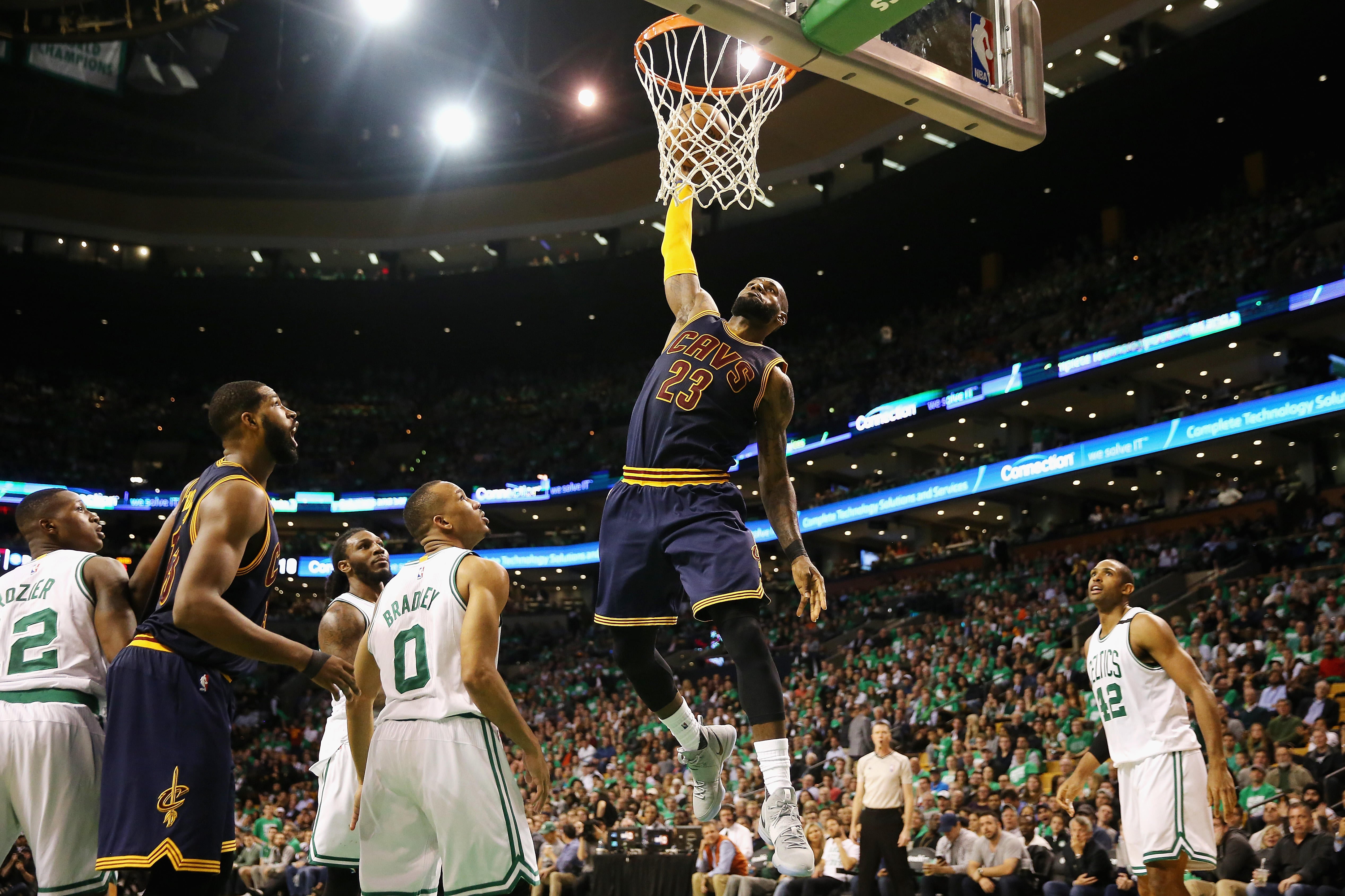 Lebron James Passes Michael Jordan As All Time Playoff Scorer Cbs News