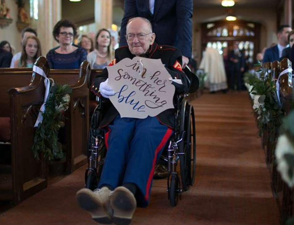 Bride asks 92yearold WWII veteran to be her "something blue" CBS News(02)