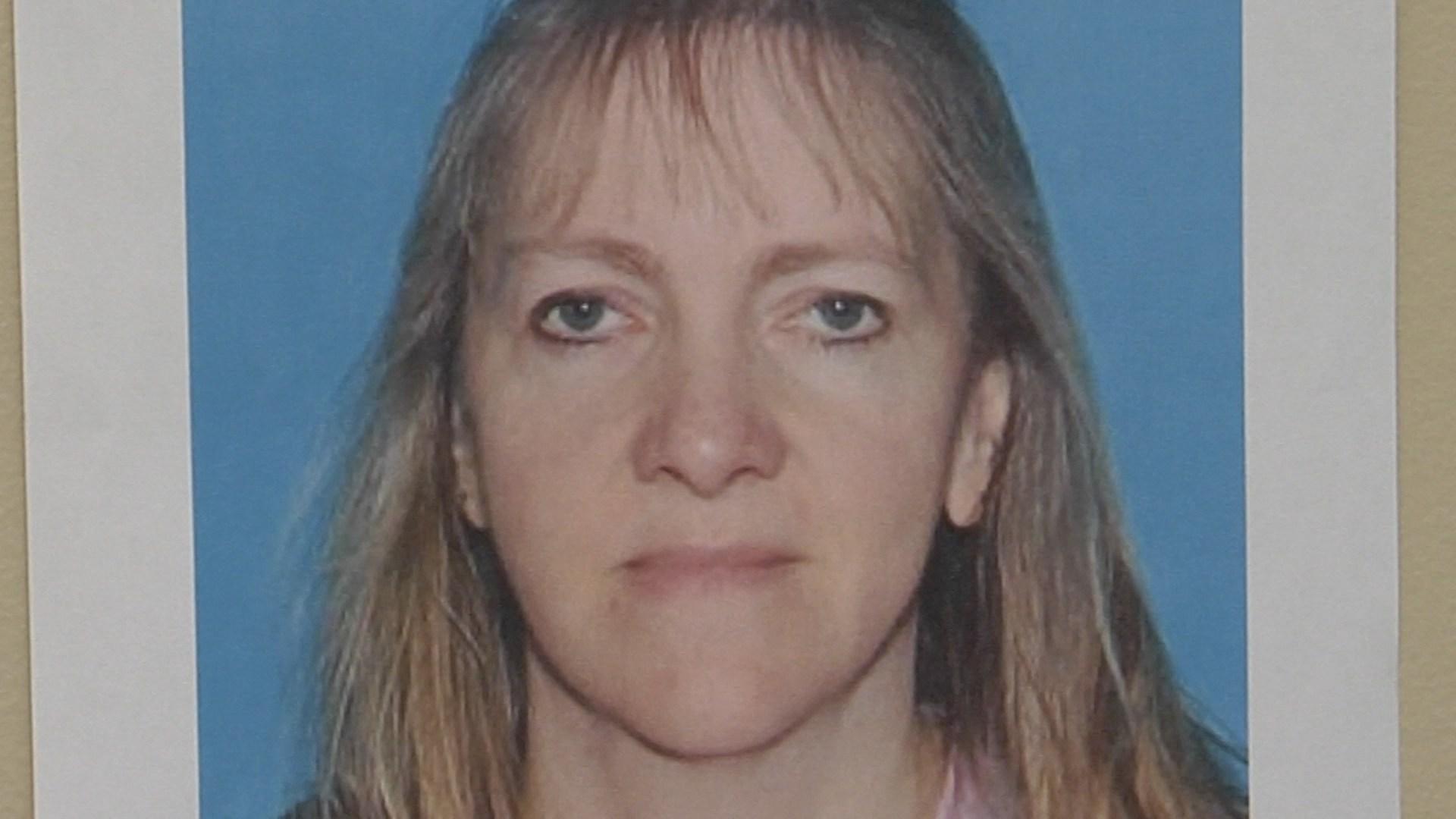 Fisherman who said wife went overboard in Lake Erie charged with her(01)