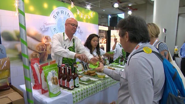 Foodies descend on massive specialty food show - CBS News