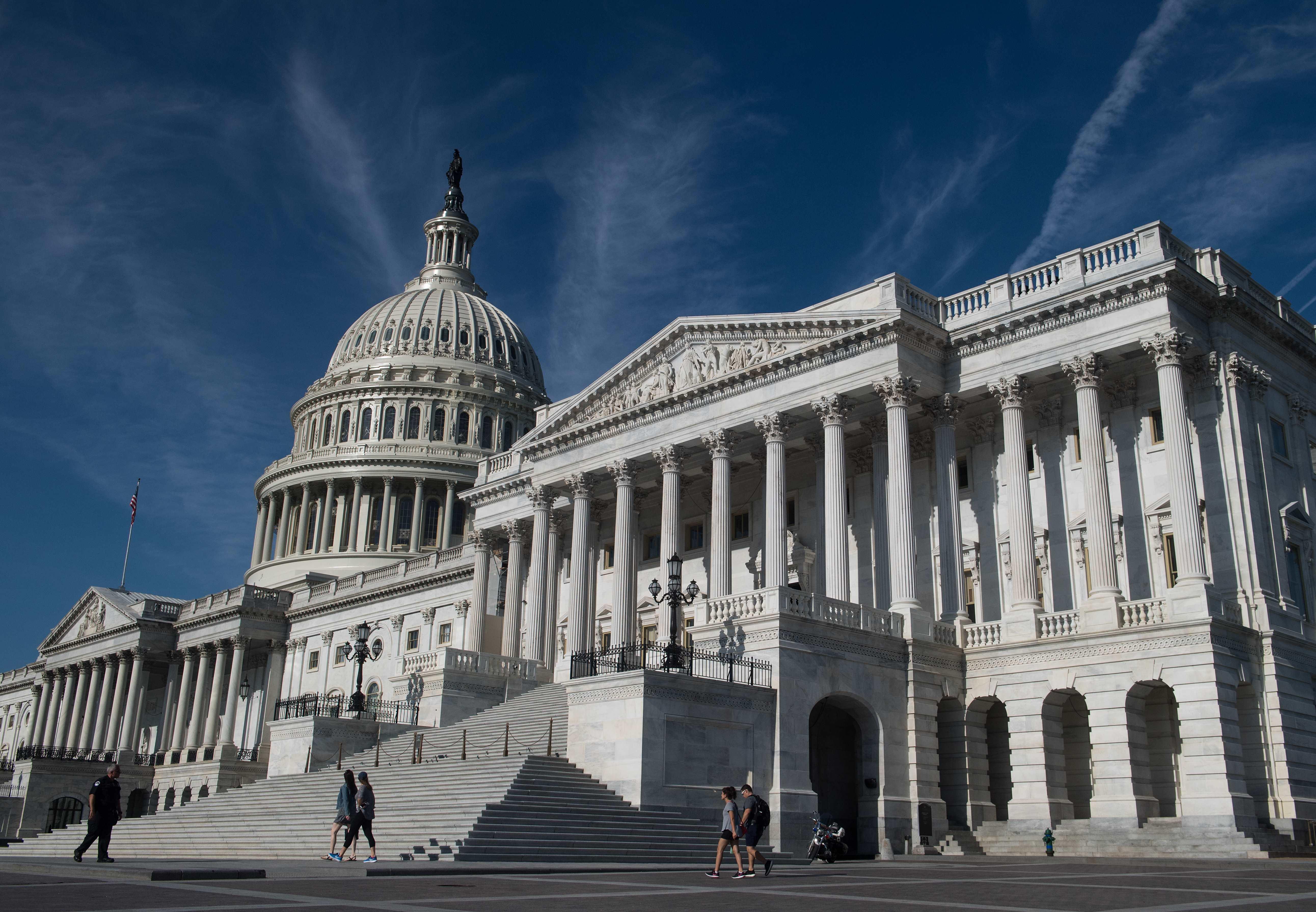 Senate Passes Comprehensive Opioids Bill Cbs News