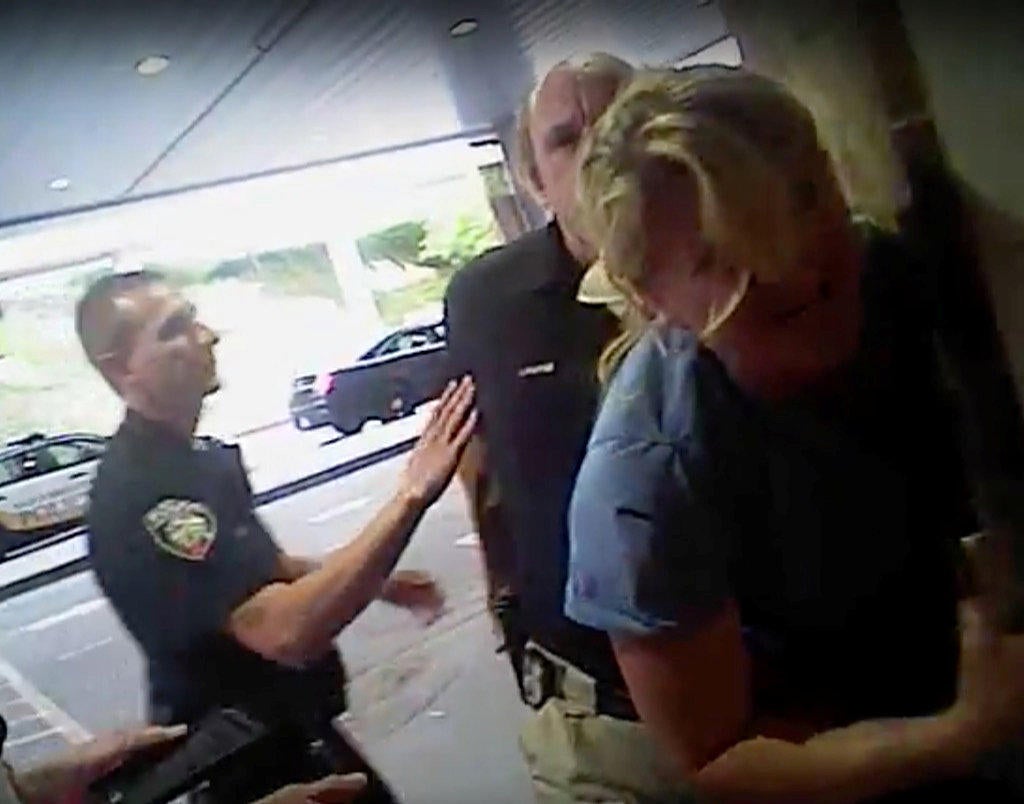 Nurse Alex Wubbels' arrest sparks growing wave of criticism - CBS News