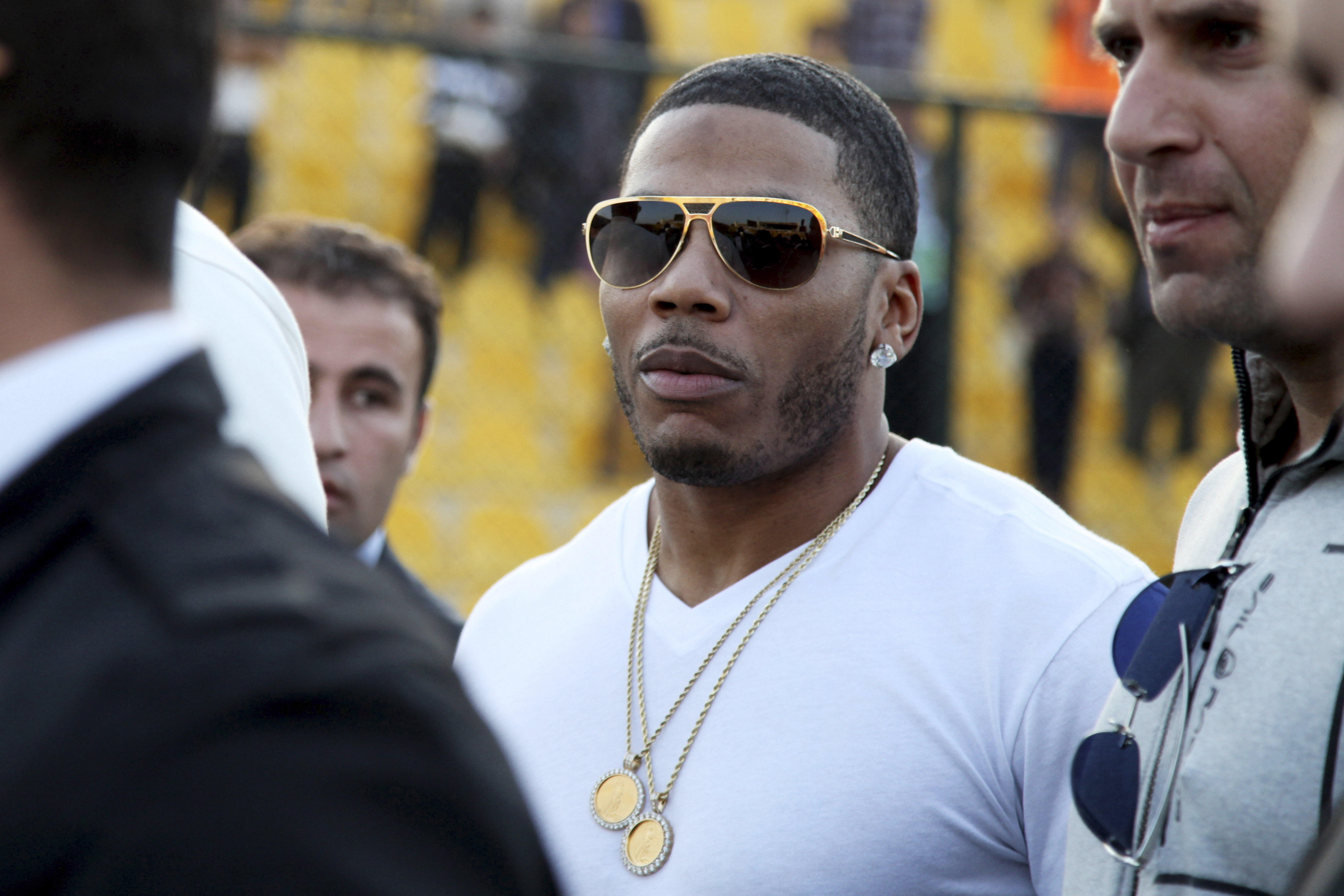 Rapper Nelly Arrested On Rape Accusation - CBS News