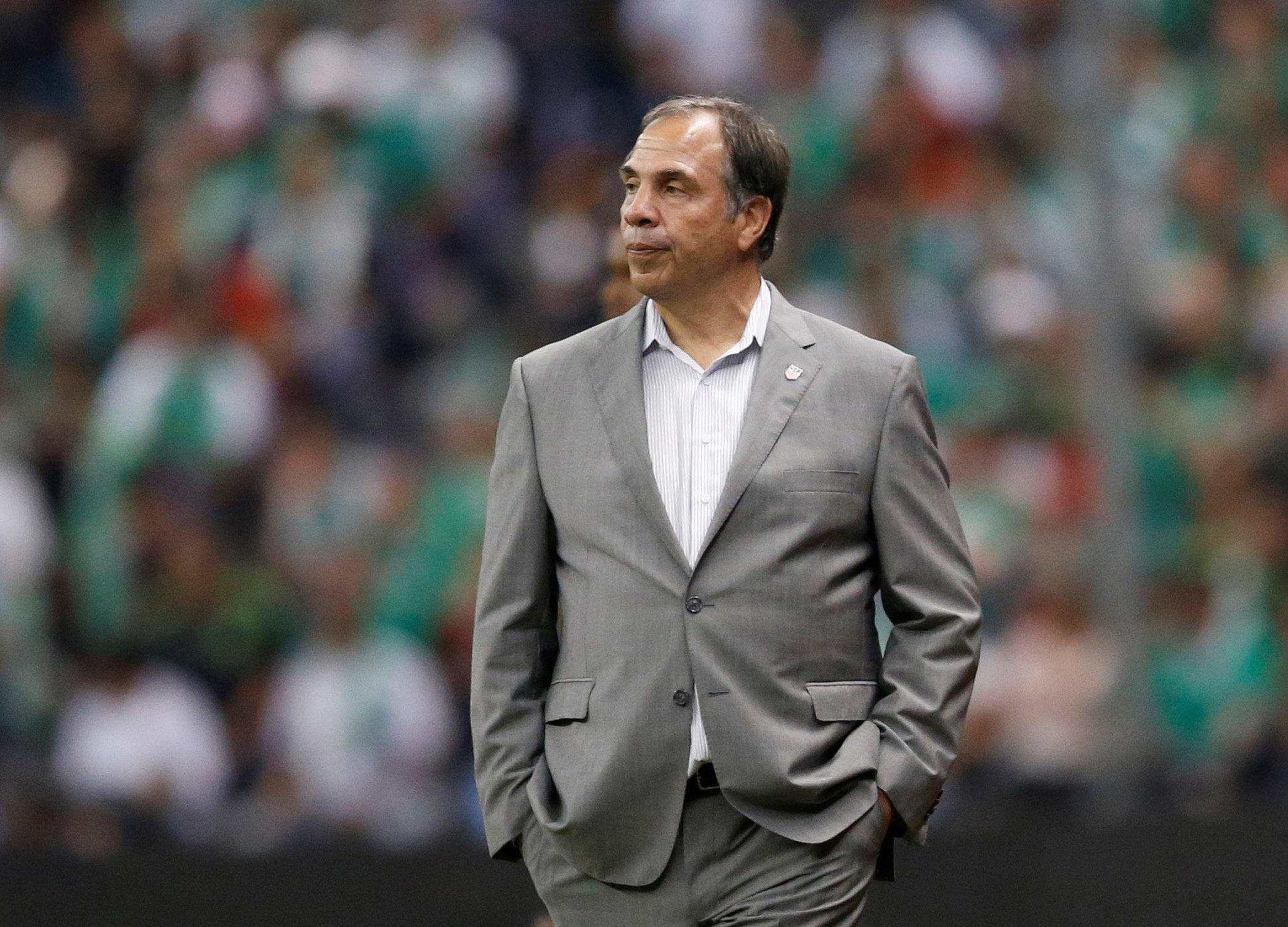 Bruce Arena resigns as . men's soccer coach after team fails to qualify  for World Cup - CBS News