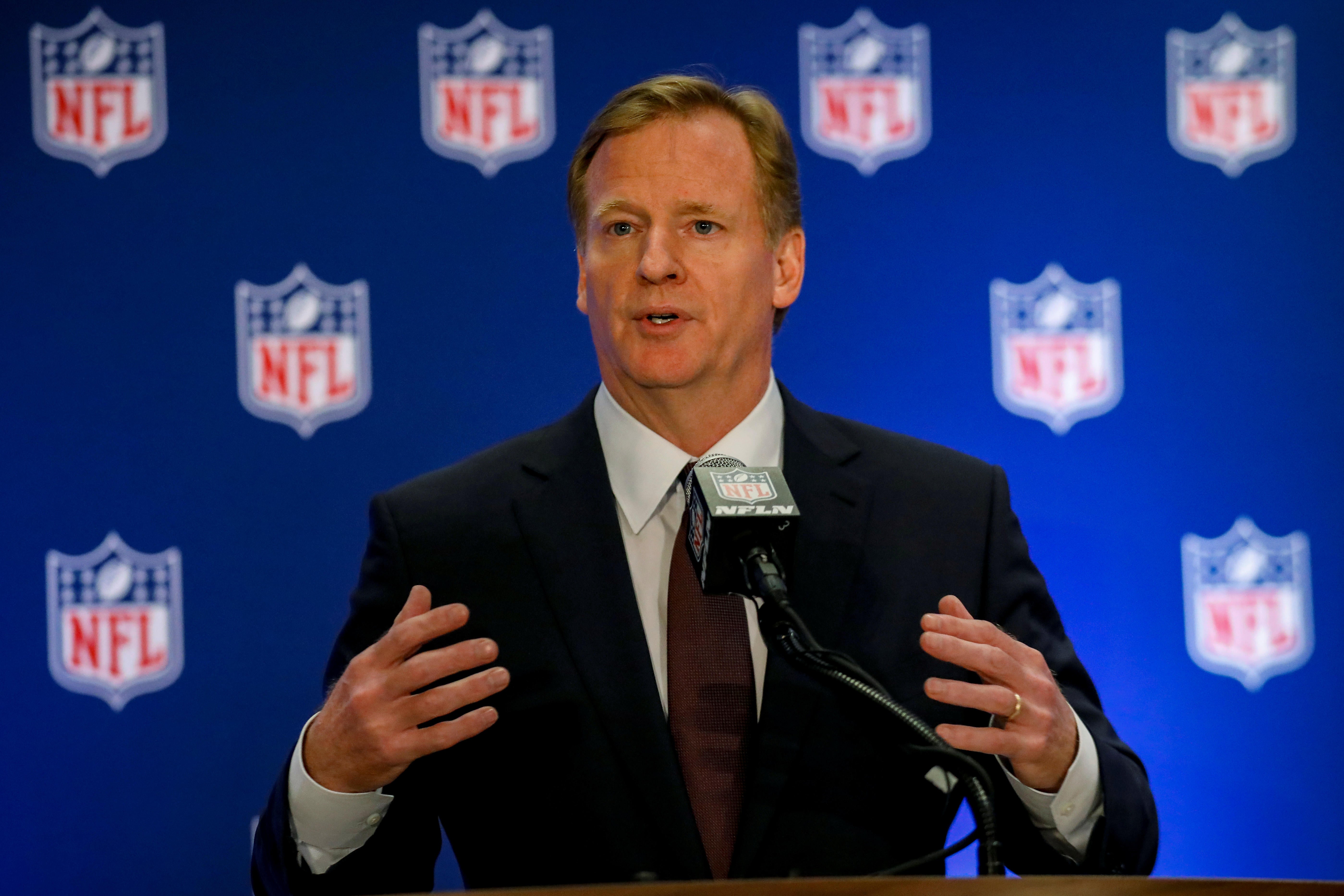 NFL signs 5-year extension for commissioner Roger Goodell - CBS News