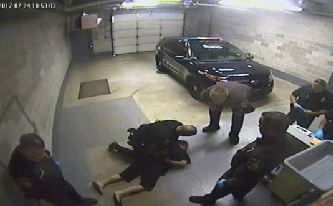 Video Shows Cop Slamming Handcuffed Woman To The Ground Cbs News 8081