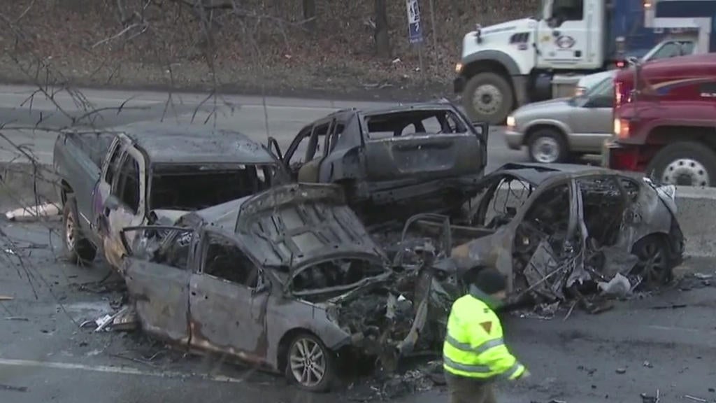 Multivehicle crash on Route 440 In Edison, New Jersey leaves 2 dead