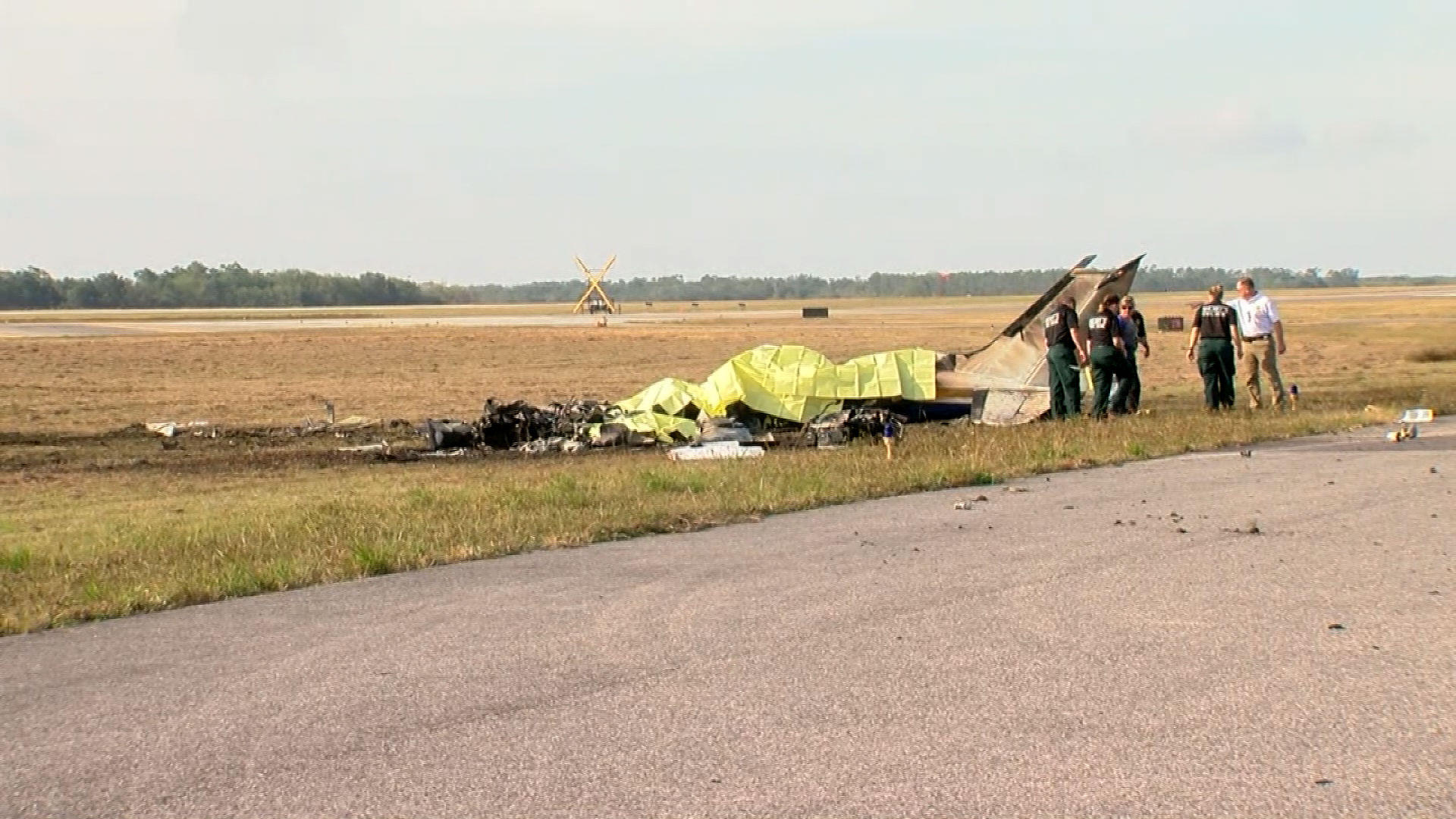 5 dead in twinengine plane crash in Florida, authorities say CBS News