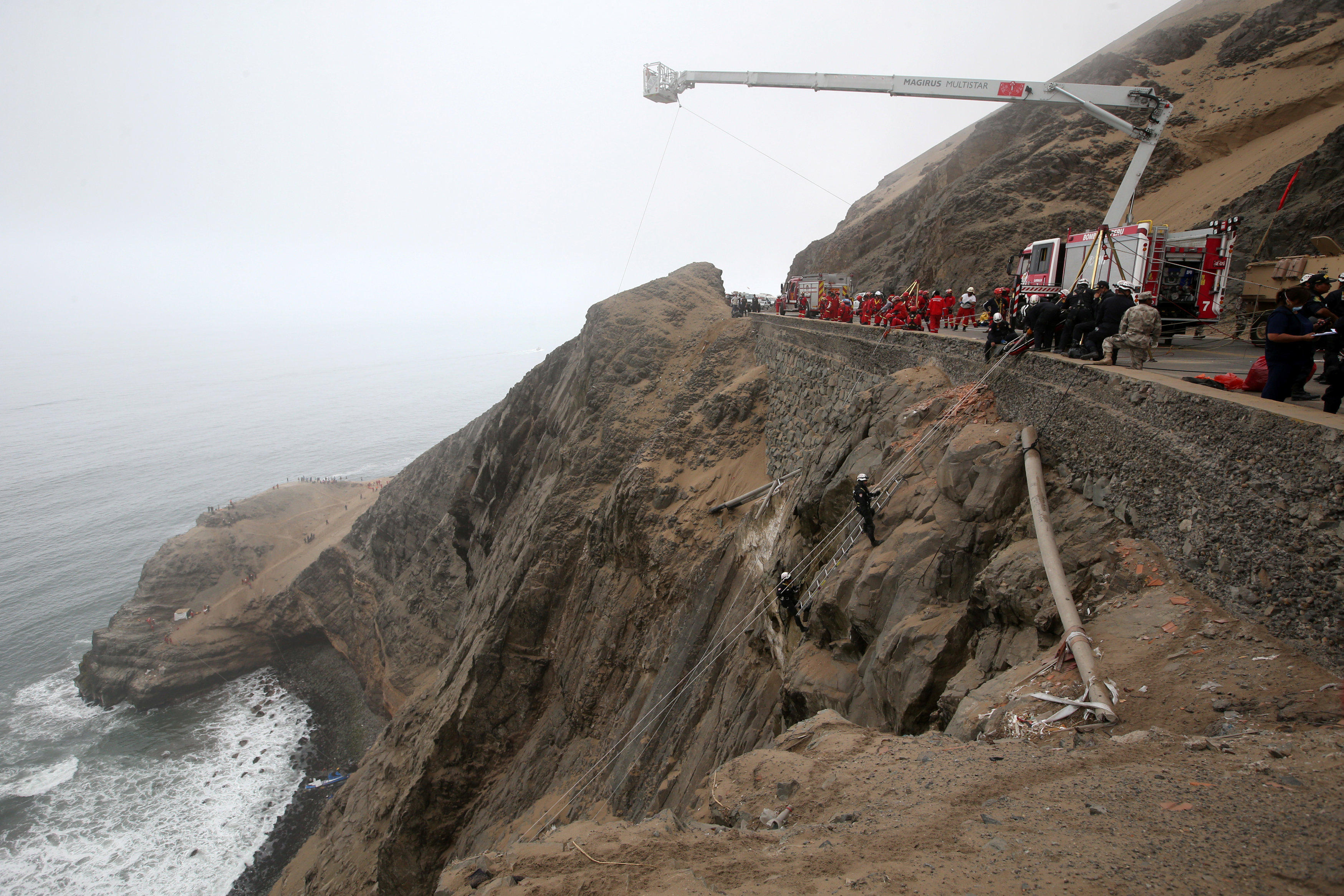 Peru Bans Buses From Devil S Curve Pasamayo Cliff Road After Deadly Bus Crash North Of Lima