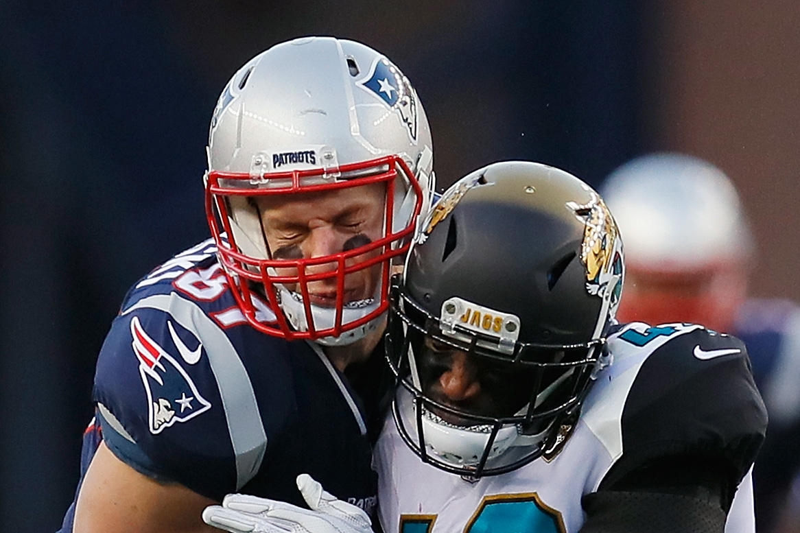 Rob Gronkowski Takes Shot At Patriots Over Players Earning Bonus Money -  CBS Boston