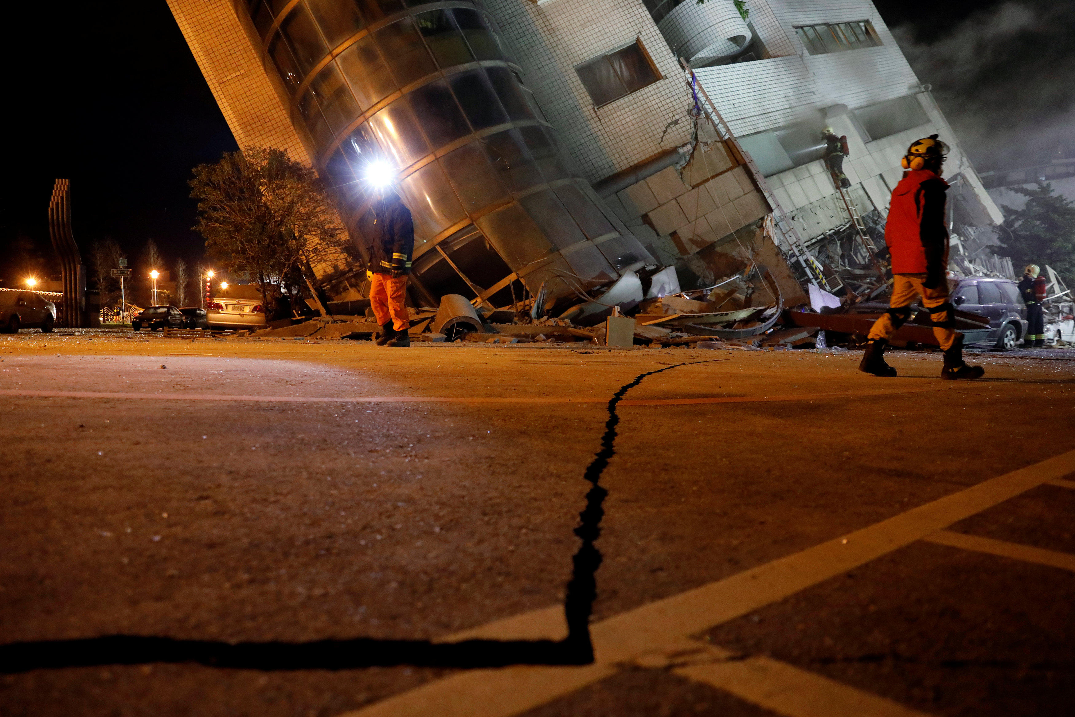 Tilting buildings, rescue efforts follow deadly Taiwan earthquake CBS