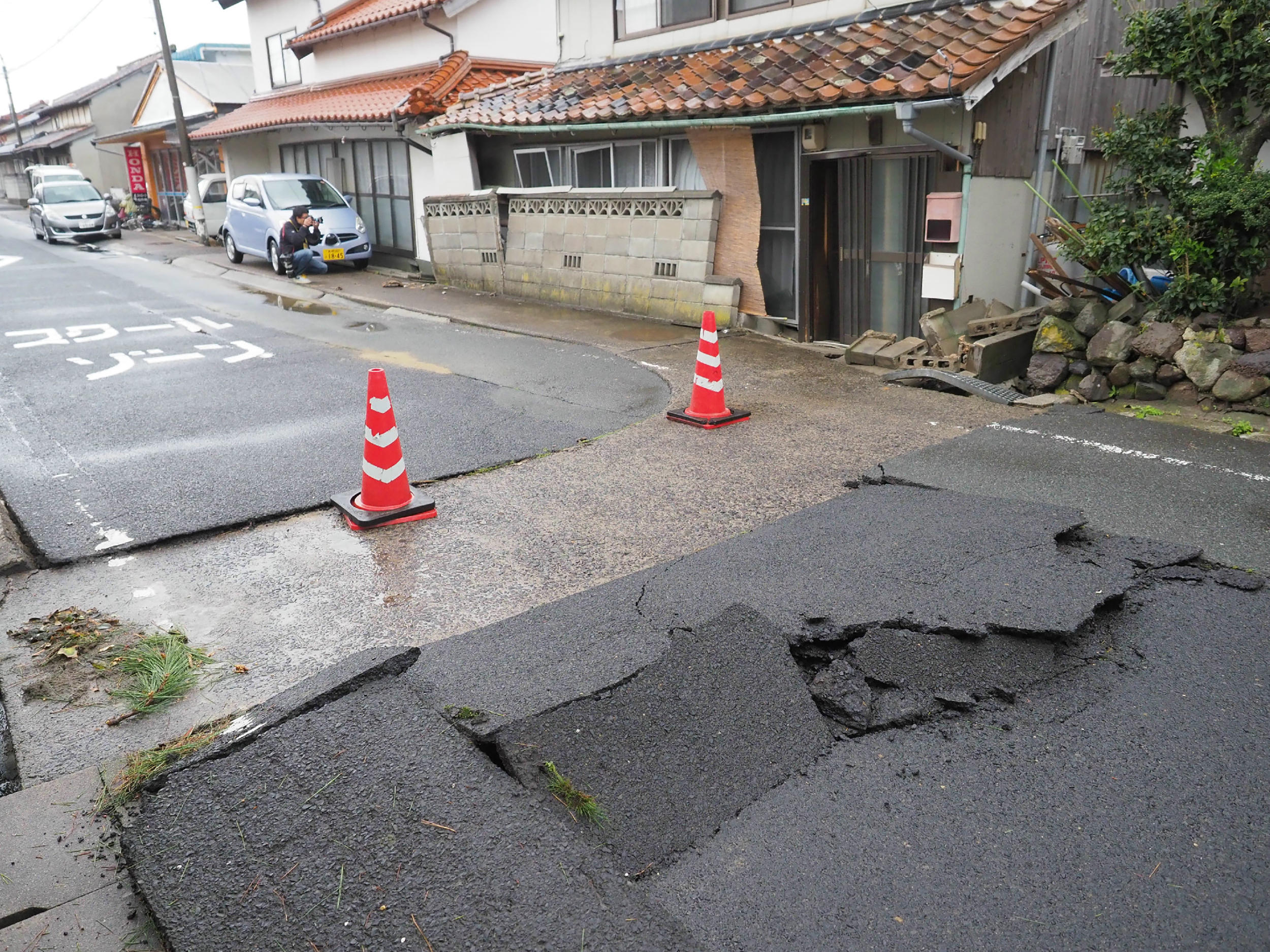 earthquake crack in road