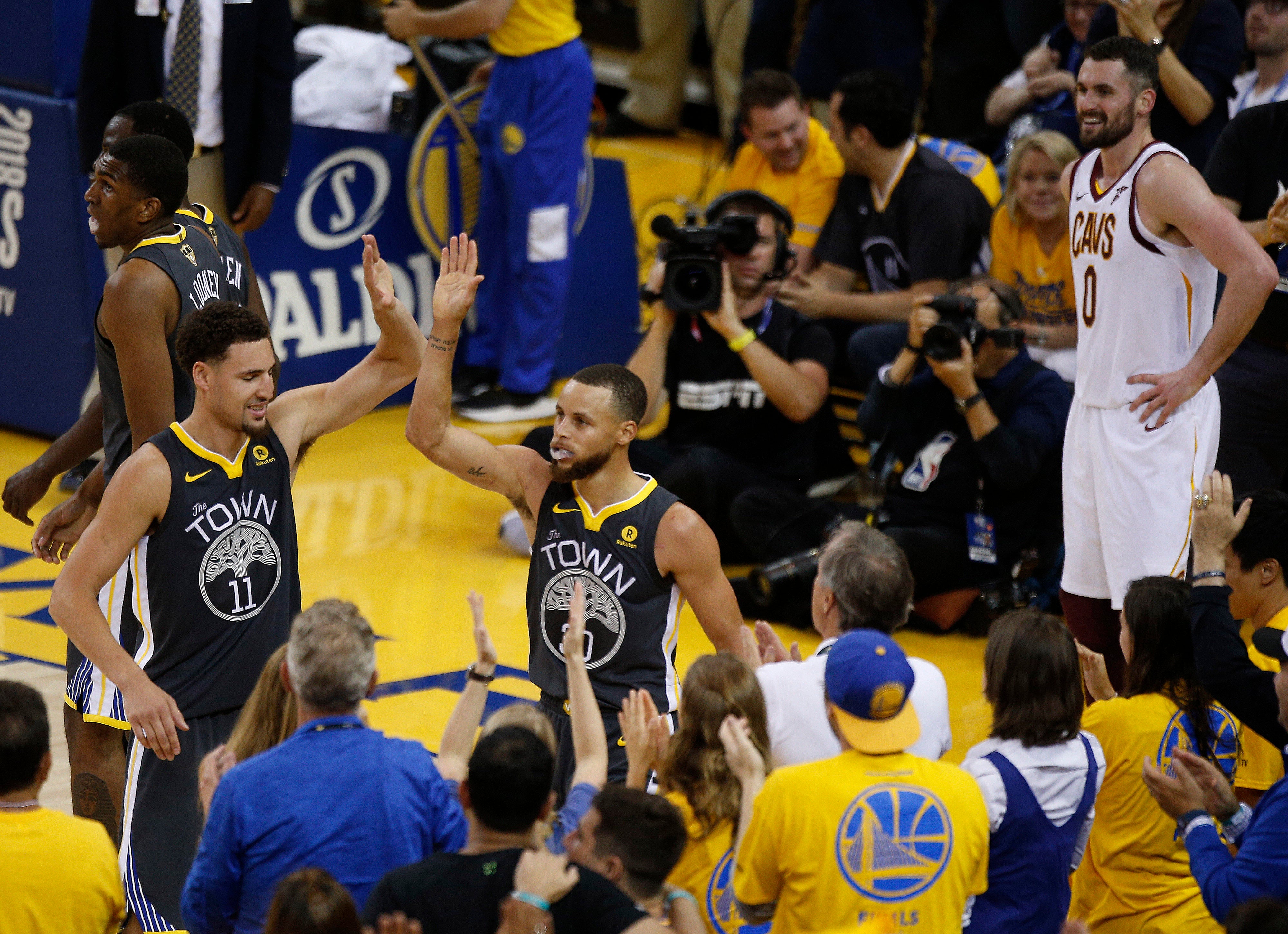 NBA Finals 2018: Golden State Warriors defeat LeBron James and Cleveland  Cavaliers to win third NBA championship in 4 years today - CBS News