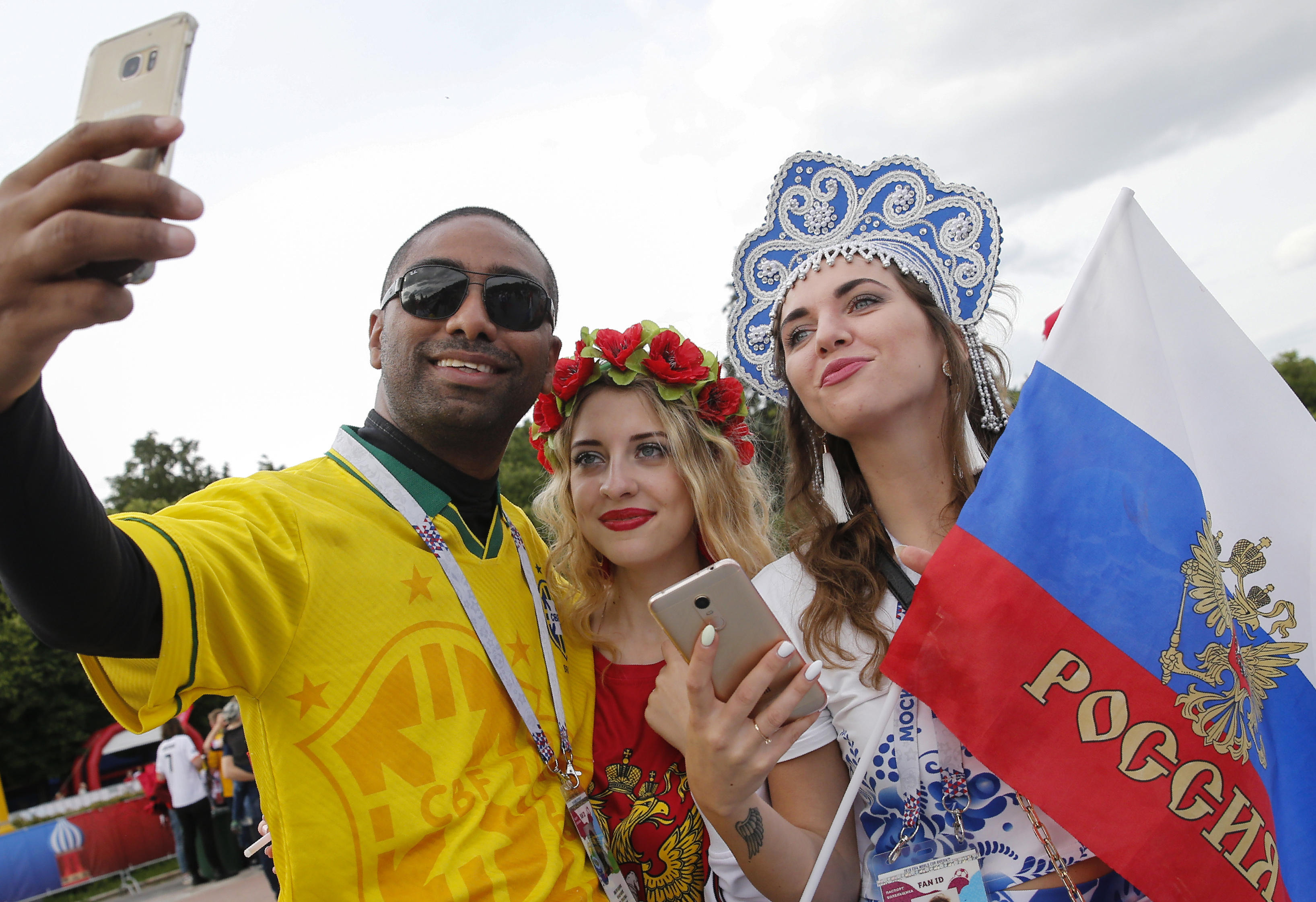 2018 FIFA World Cup Russias women encouraged to fall in love, procreate with visiting soccer fans pic