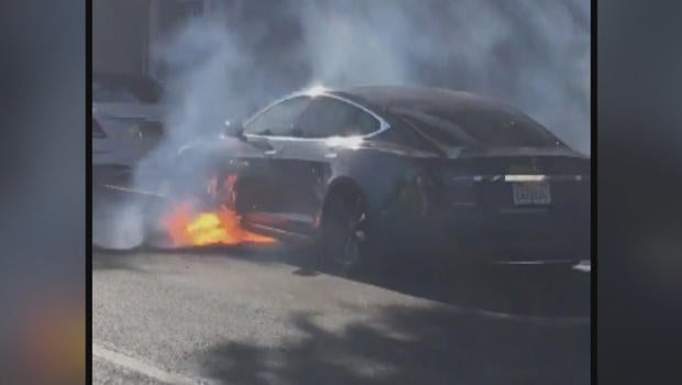 Actress tweets video of husband's Tesla bursting into flames 