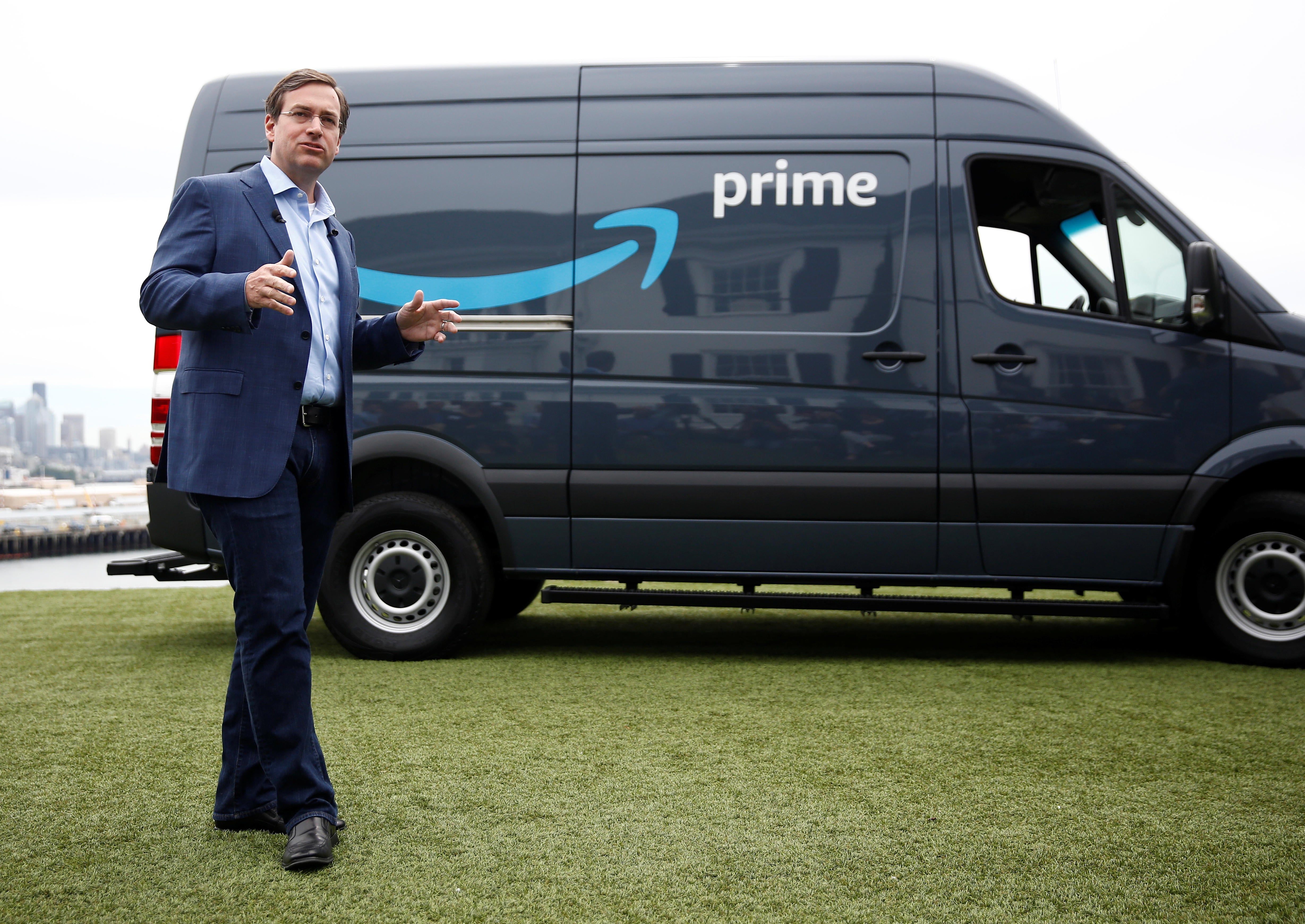 pros-and-cons-of-that-10-000-amazon-delivery-business-offer-cbs-news