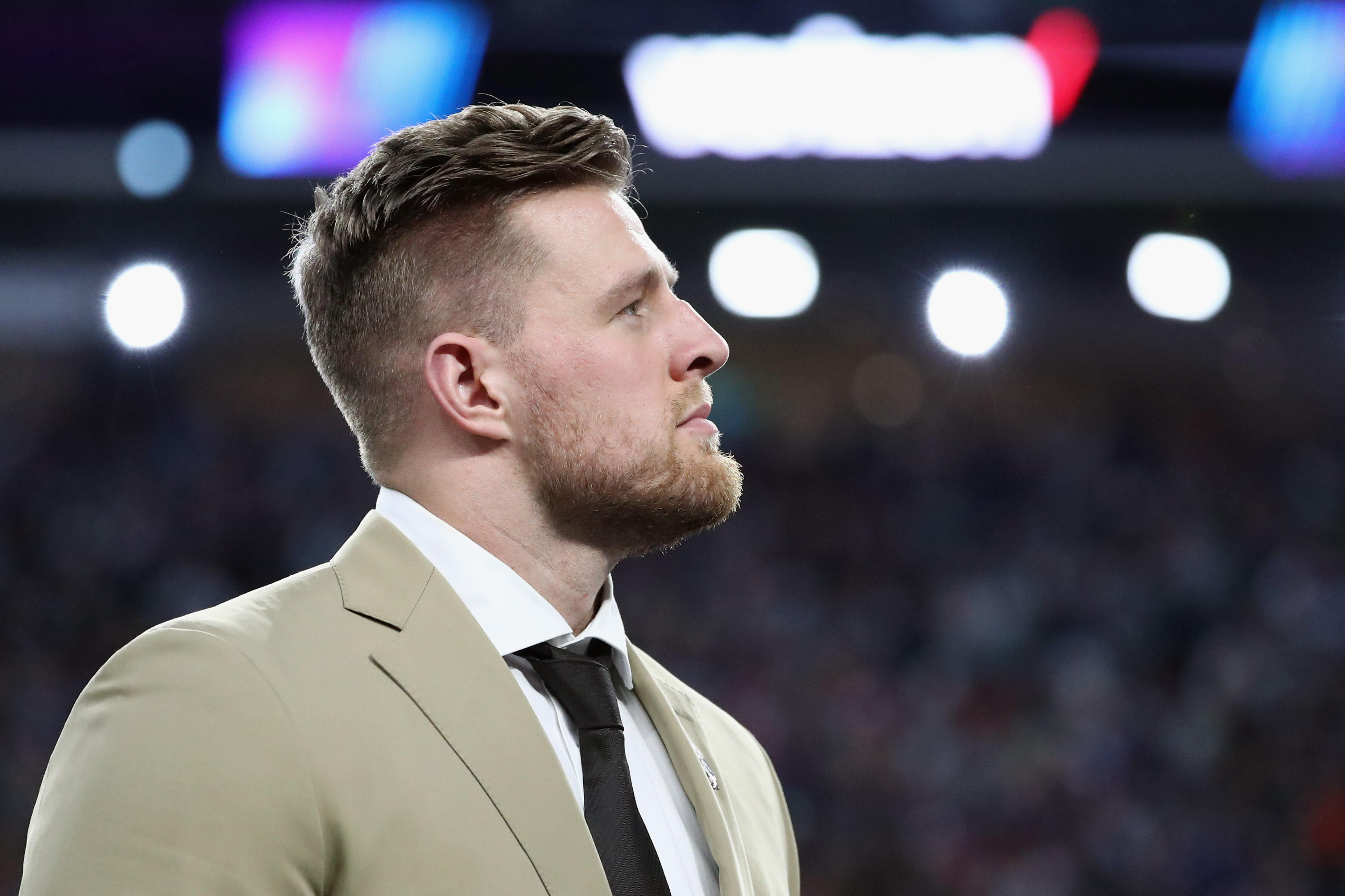 J.J. Watt quietly donates $10K to fallen Wisconsin firefighter's family -  CBS News