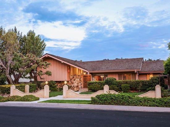 Brady Bunch house for sale for nearly $1.9 million for the first time since  the TV show last aired - CBS News