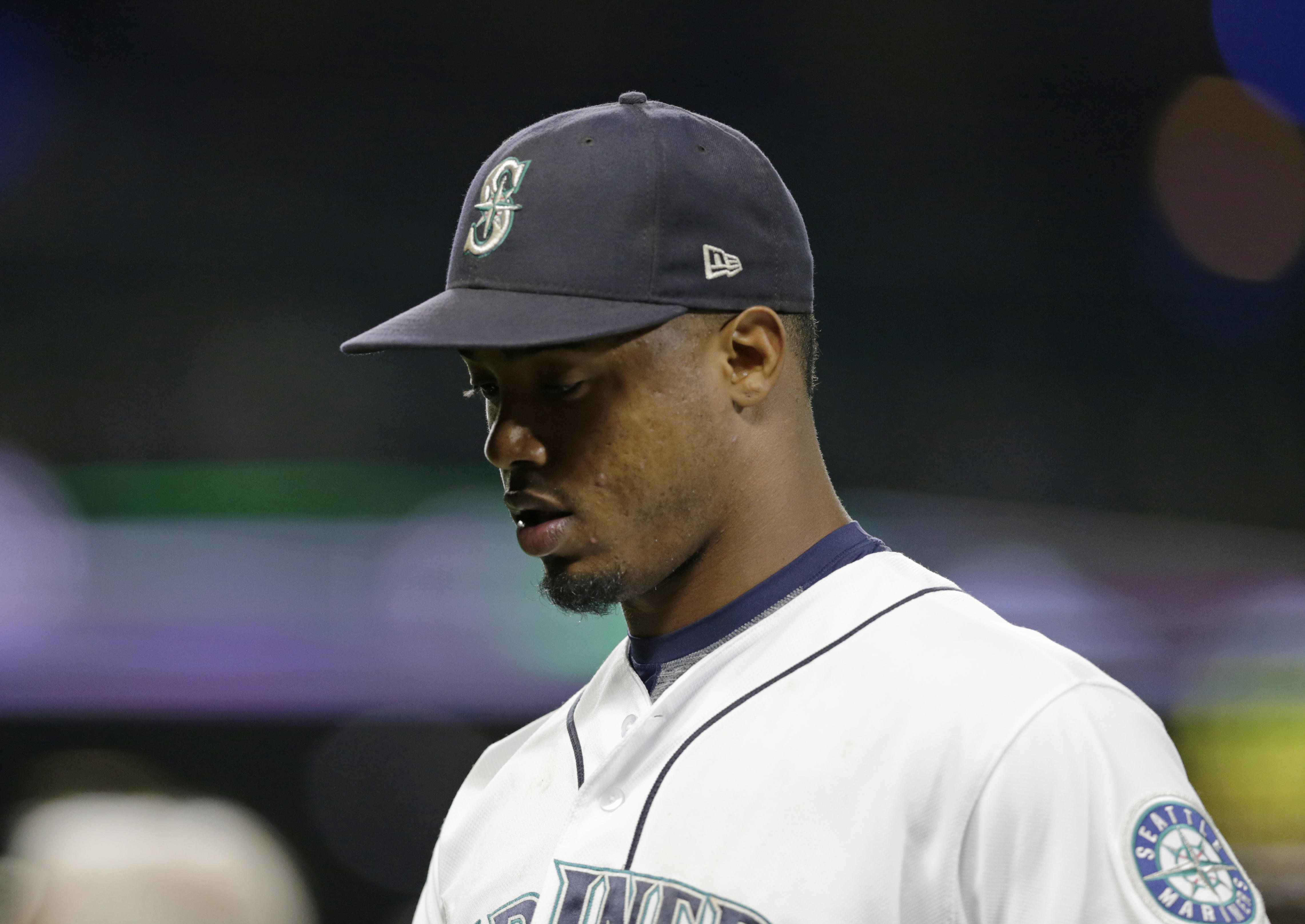 Seattle Mariners Star Gets Into Friendly Feud With 6'7 Aaron