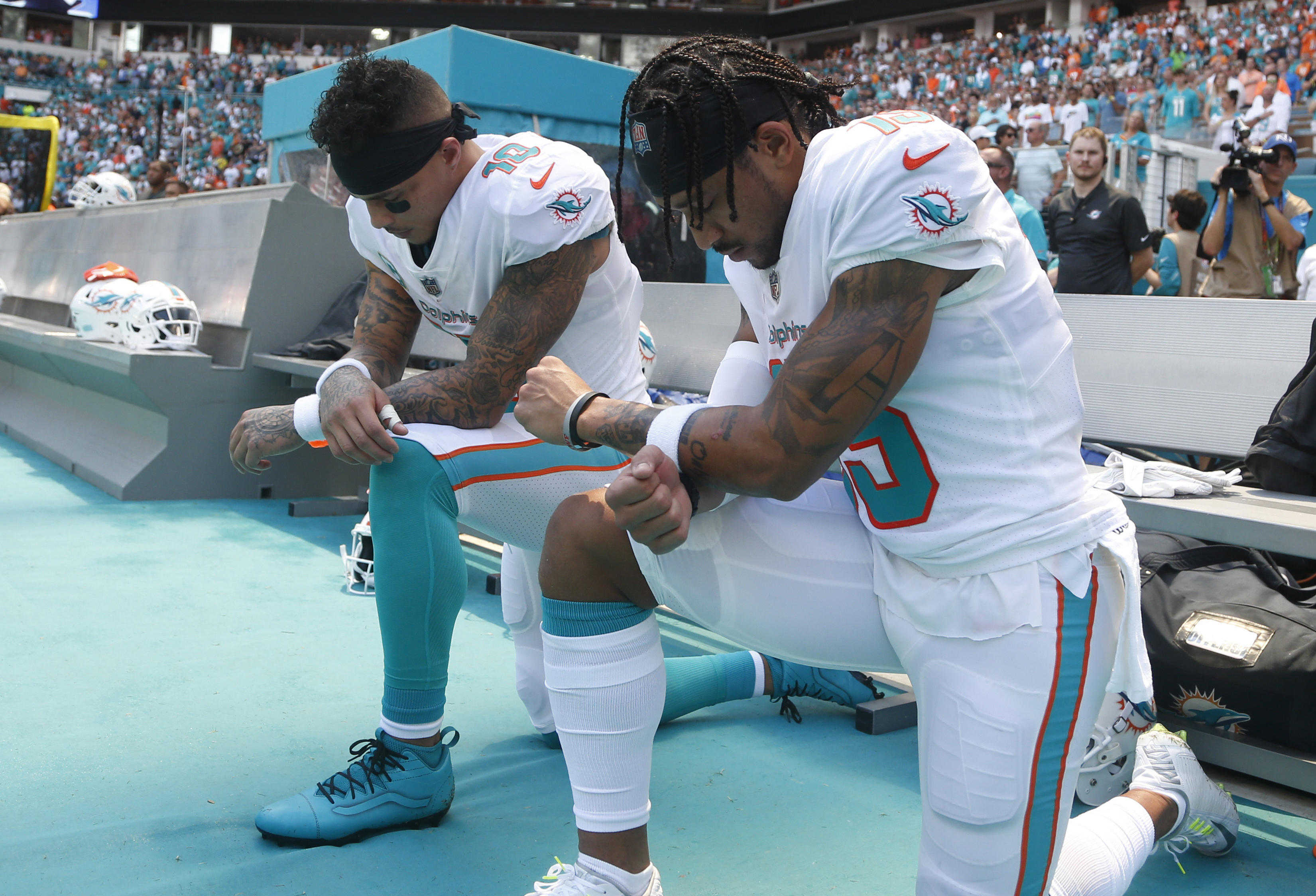 Colin Kaepernick's Nike Campaign Keeps N.F.L. Anthem Kneeling in
