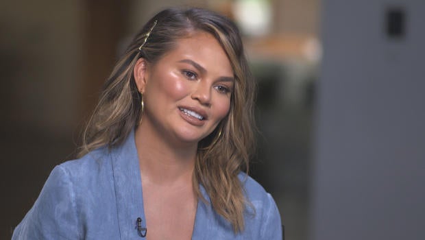 PEOPLE MAGAZINE OCTOBER 8 2018 EXCLUSIVE CHRISSY TEIGEN.