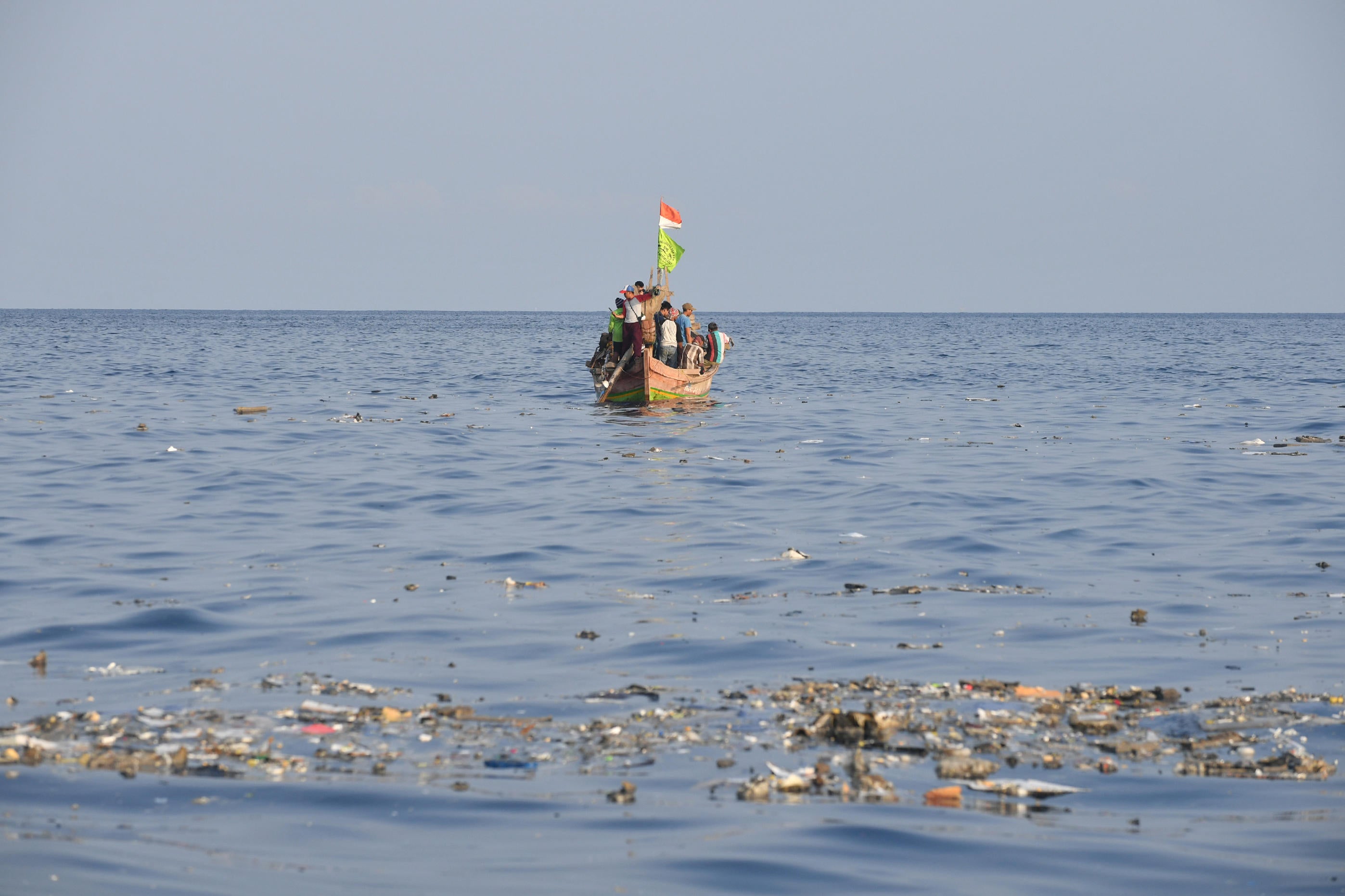 Lion Air Flight Jt 610 Plane Crash Part Of Fuselage Possibly Located On Bottom Of Java Sea Off Coast Of Jakarta Indonesia Cbs News