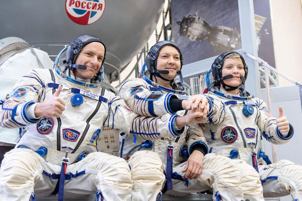 Russians prepare post-abort Soyuz for station launch - CBS News