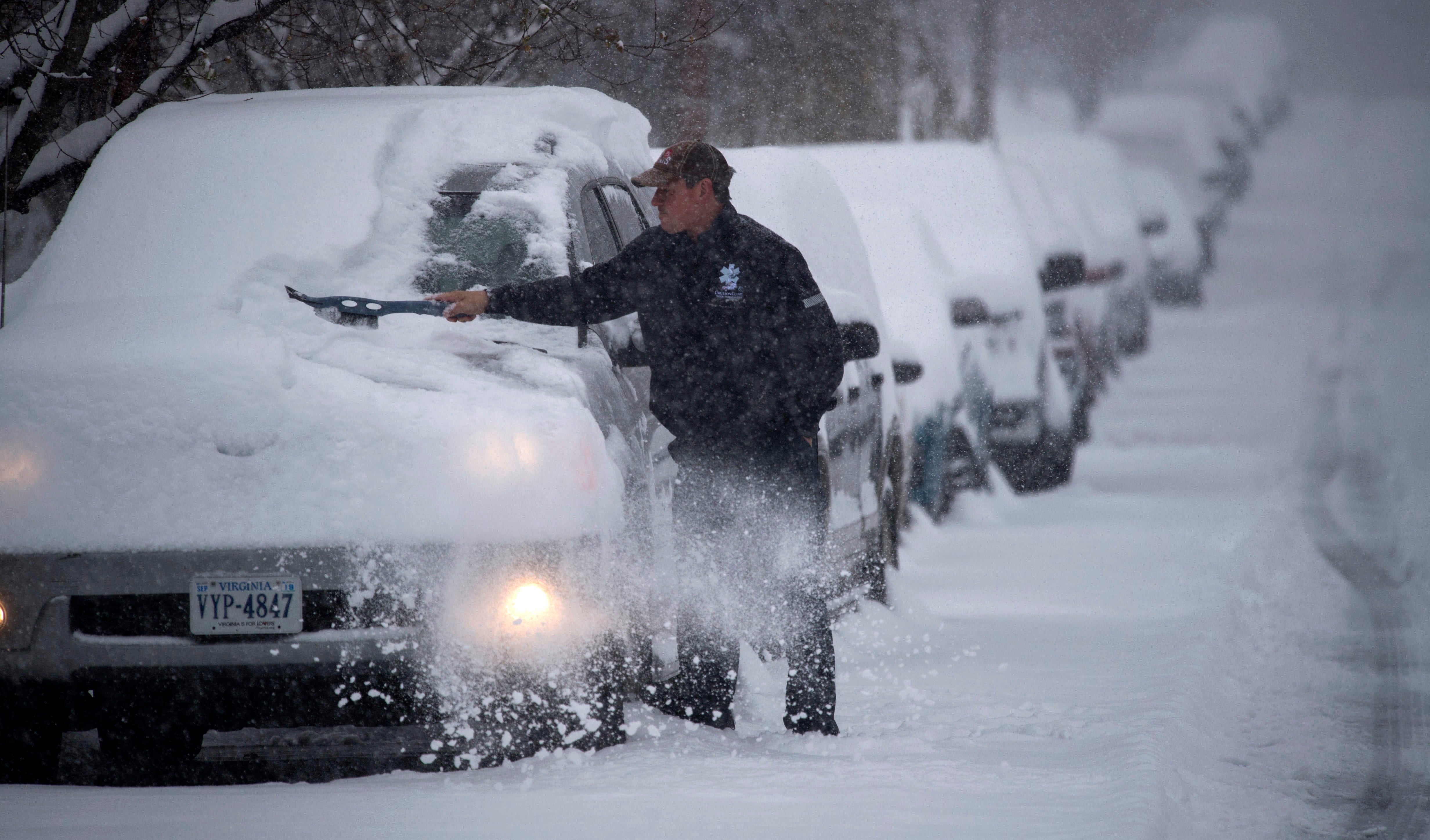 Pre-winter Storm Slams Southeast As Hundreds Of Thousands Lose Power ...