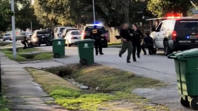 Houston Police Riot Houston shooting: Police officer rushed into gunbattle
