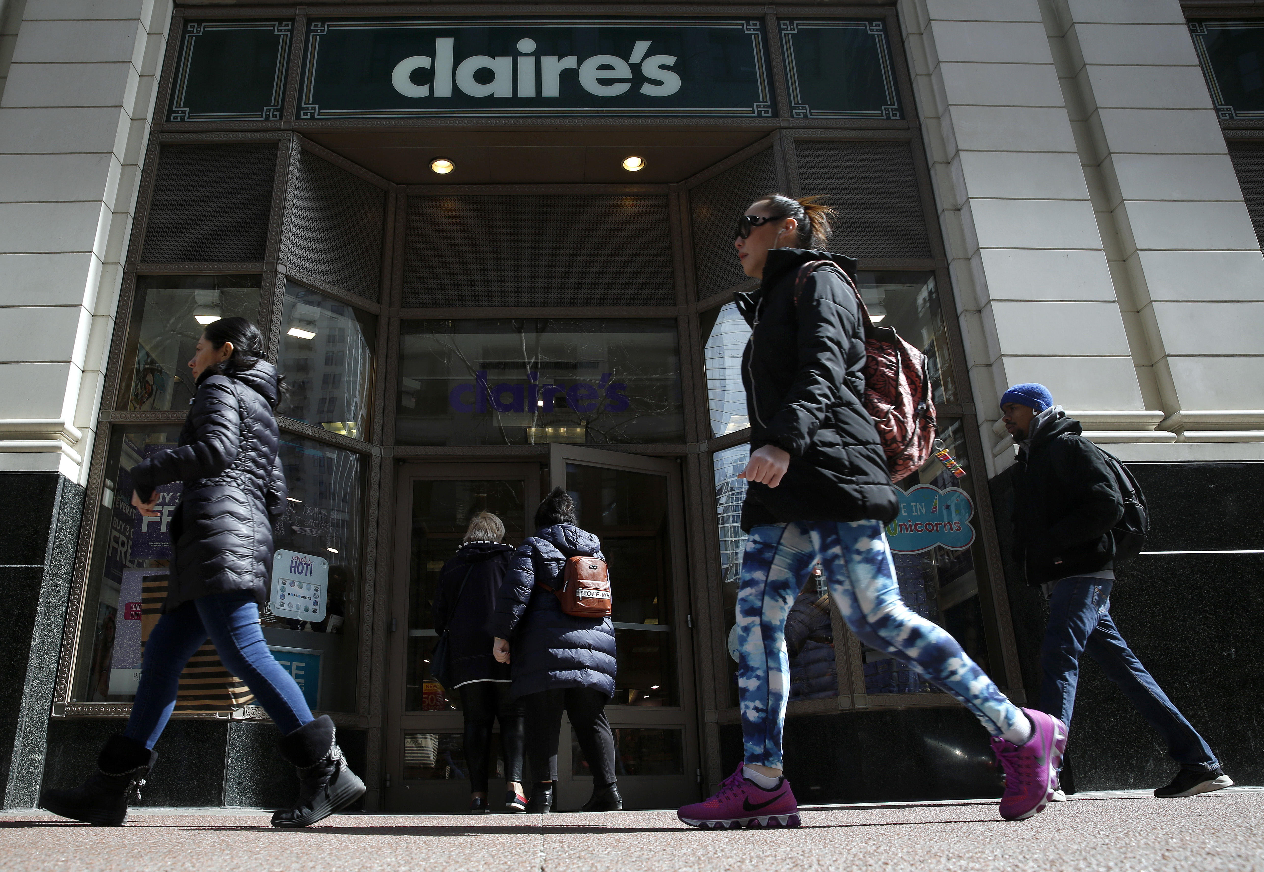 F.D.A. Confirms Asbestos in Claire's Products and Calls for