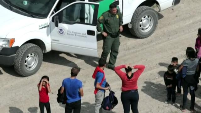 Family separation policy: 900 migrant children have been separated from ...
