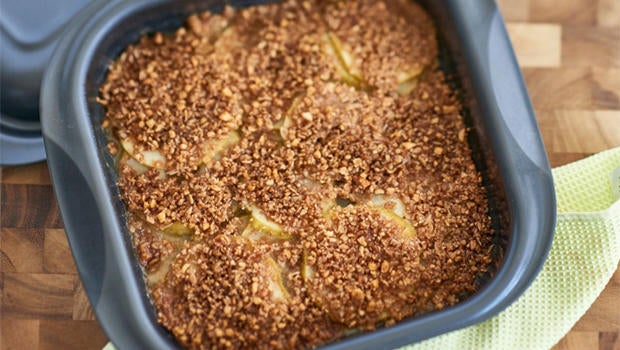 Recipe: Applicious Apple Crisp - CBS News