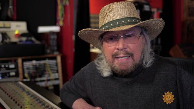 Barry Gibb returns to the Bee Gees' music via Nashville - CBS News
