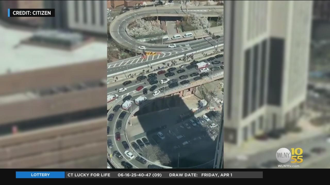 Several injured in multi-vehicle crash on Brooklyn Bridge - CBS New York