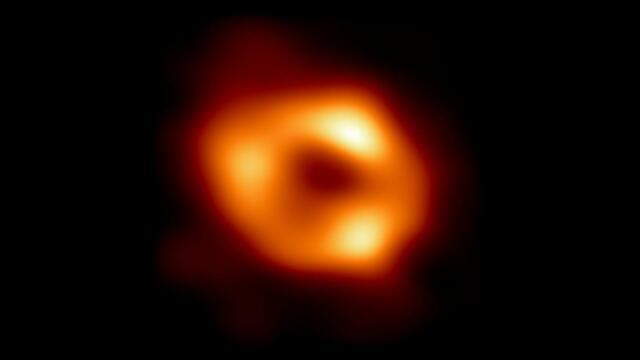 NASA simulation mimics flying into black hole's 