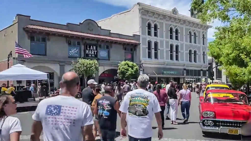 Thousands attend Petaluma classic car tribute to 'American Graffiti