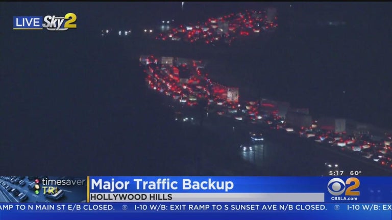 2 injured in multi-vehicle crash blocking several lanes of the 101 ...