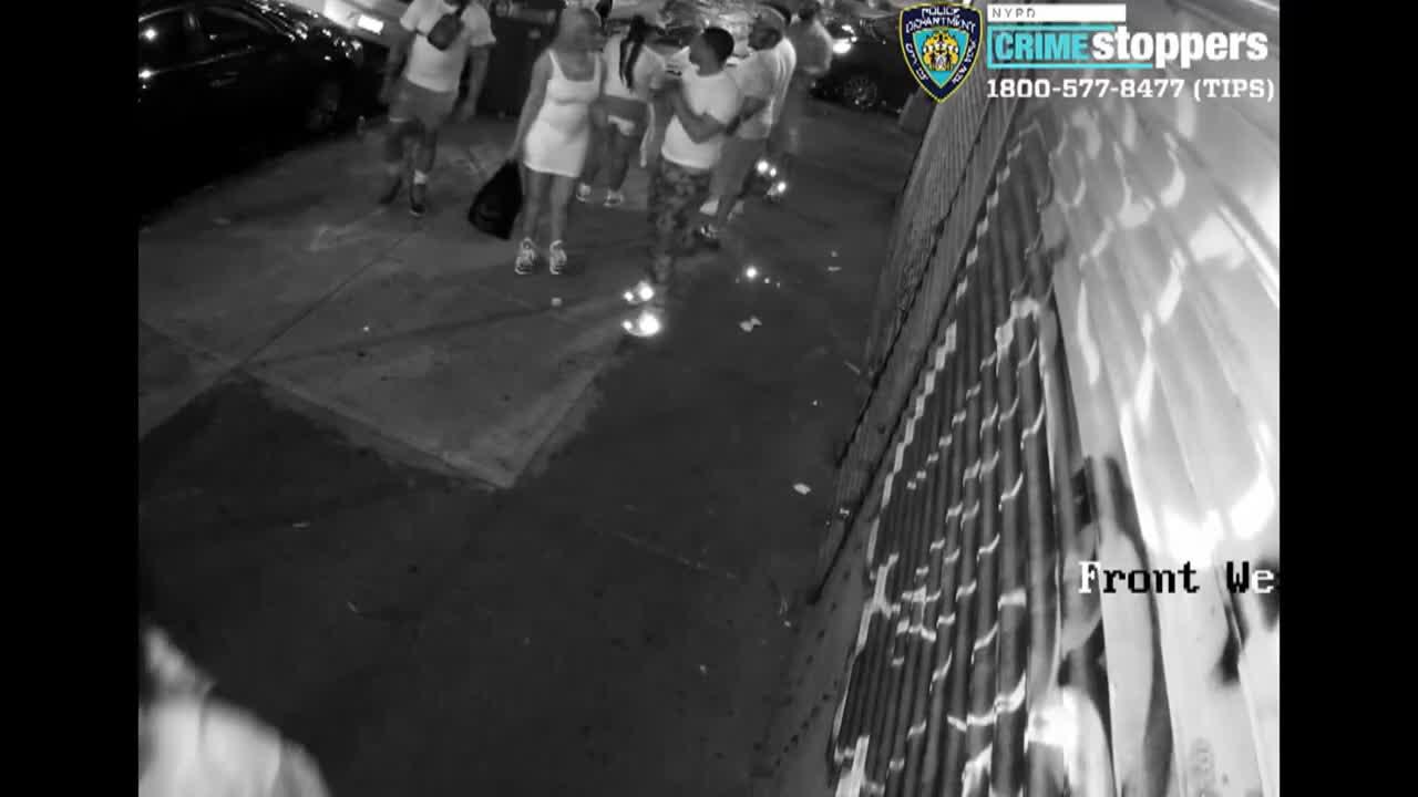 Bronx stabbing suspect caught on video - CBS New York