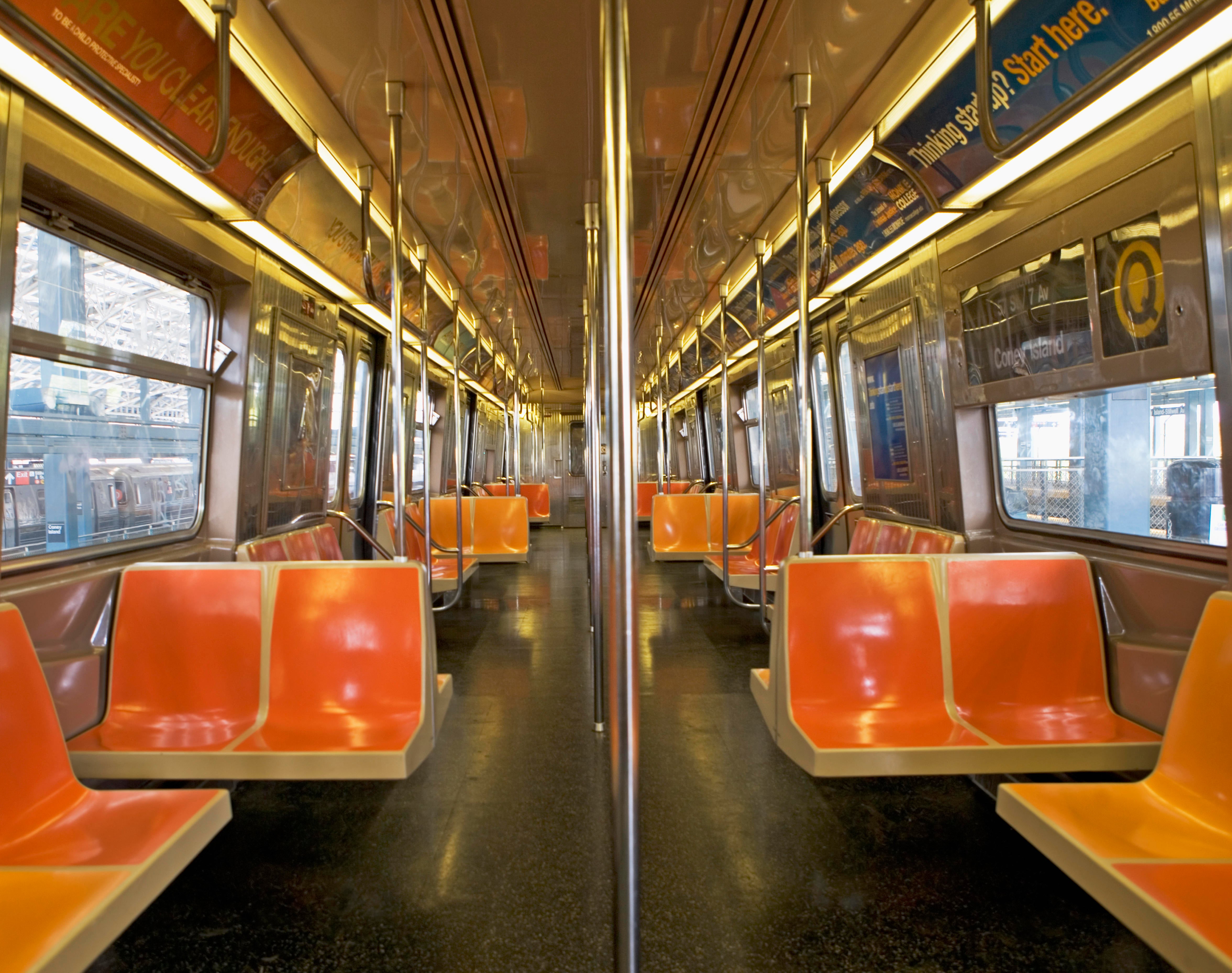 NYC subway rider dragged to his death after getting caught in train's(02)