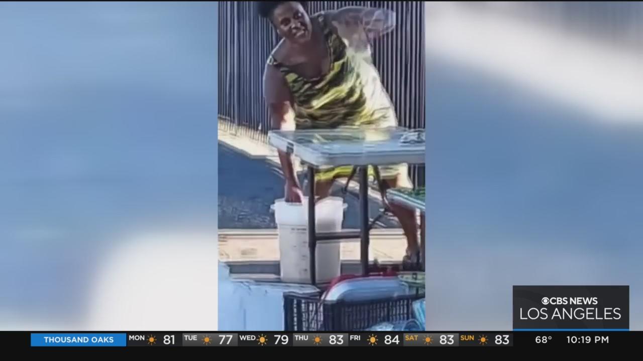 Woman attacks taco vendor in South Los Angeles - CBS Los Angeles