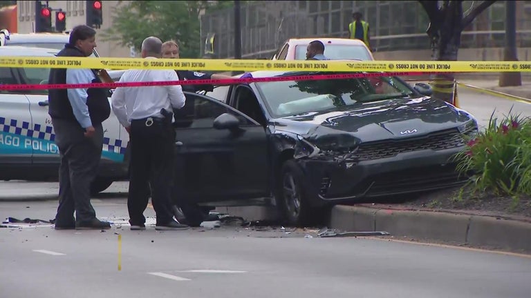 Man killed, woman wounded after shooting, crash on Near West Side - CBS ...