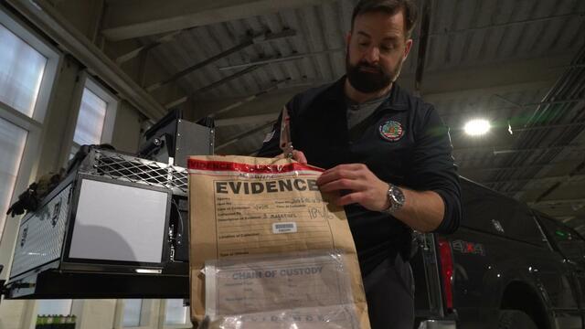 My life as an undercover FBI agent: From drug smuggler to white-collar criminal to weapons dealer - CBS News