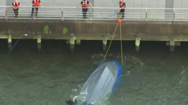2 killed after boat capsizes in Hudson River - CBS News