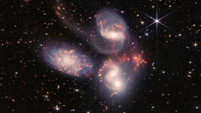 Webb And Hubble Capture Spectacular Image Of Heart Of Phantom Galaxy Sandhills Express 