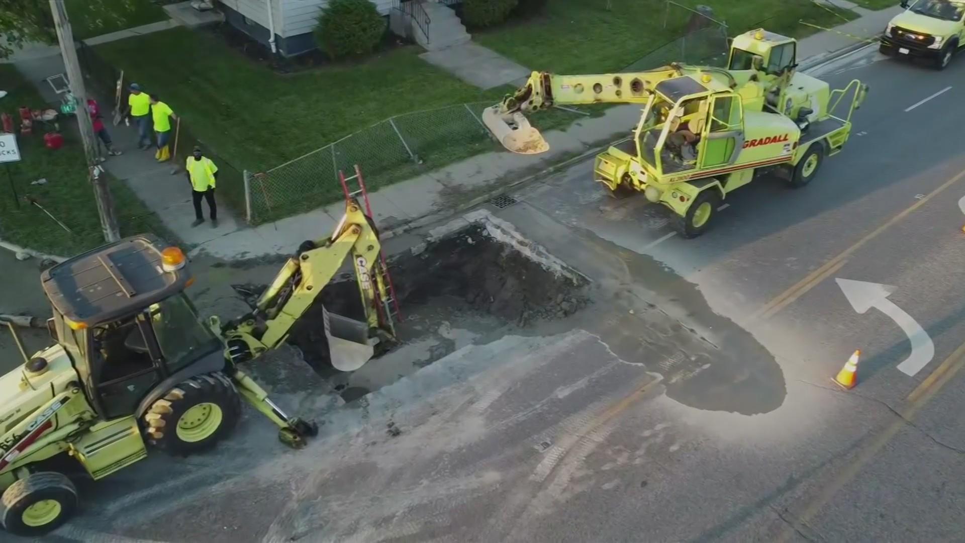 Three broken water mains in Dixmoor fixed, two to go - CBS Chicago
