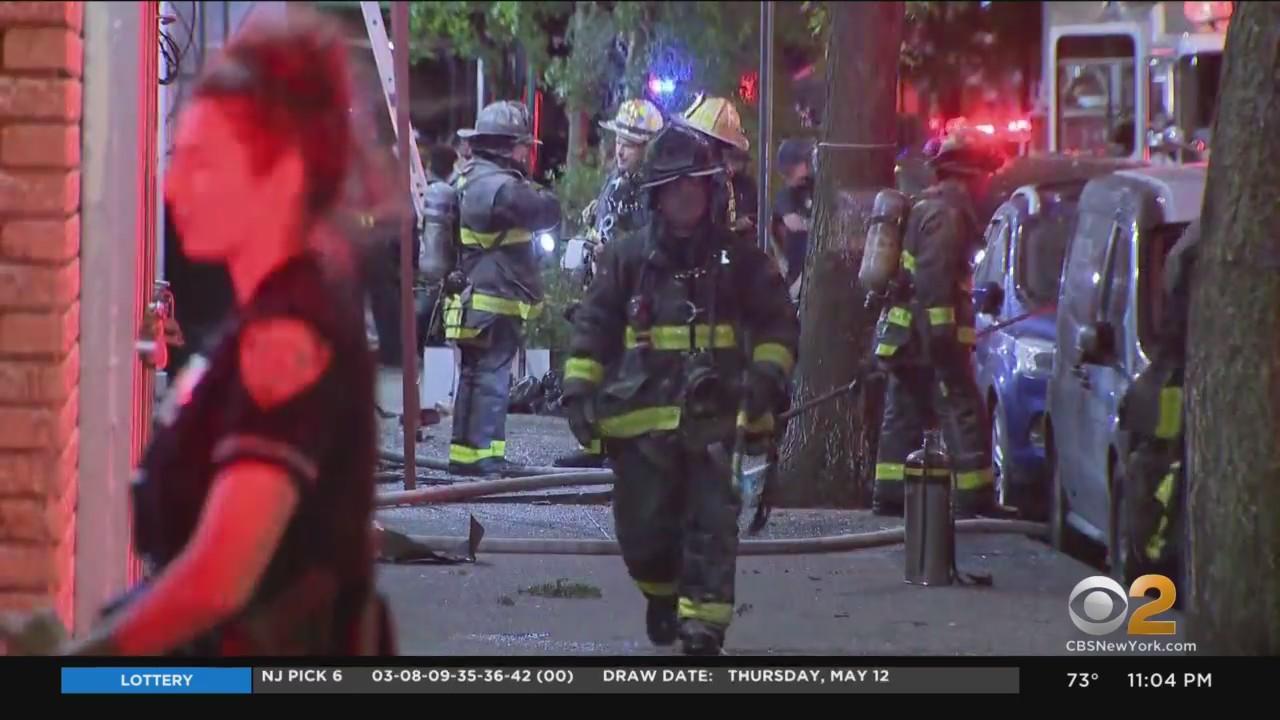 3 firefighters, 3 others hurt in Bronx apartment building fire - CBS ...