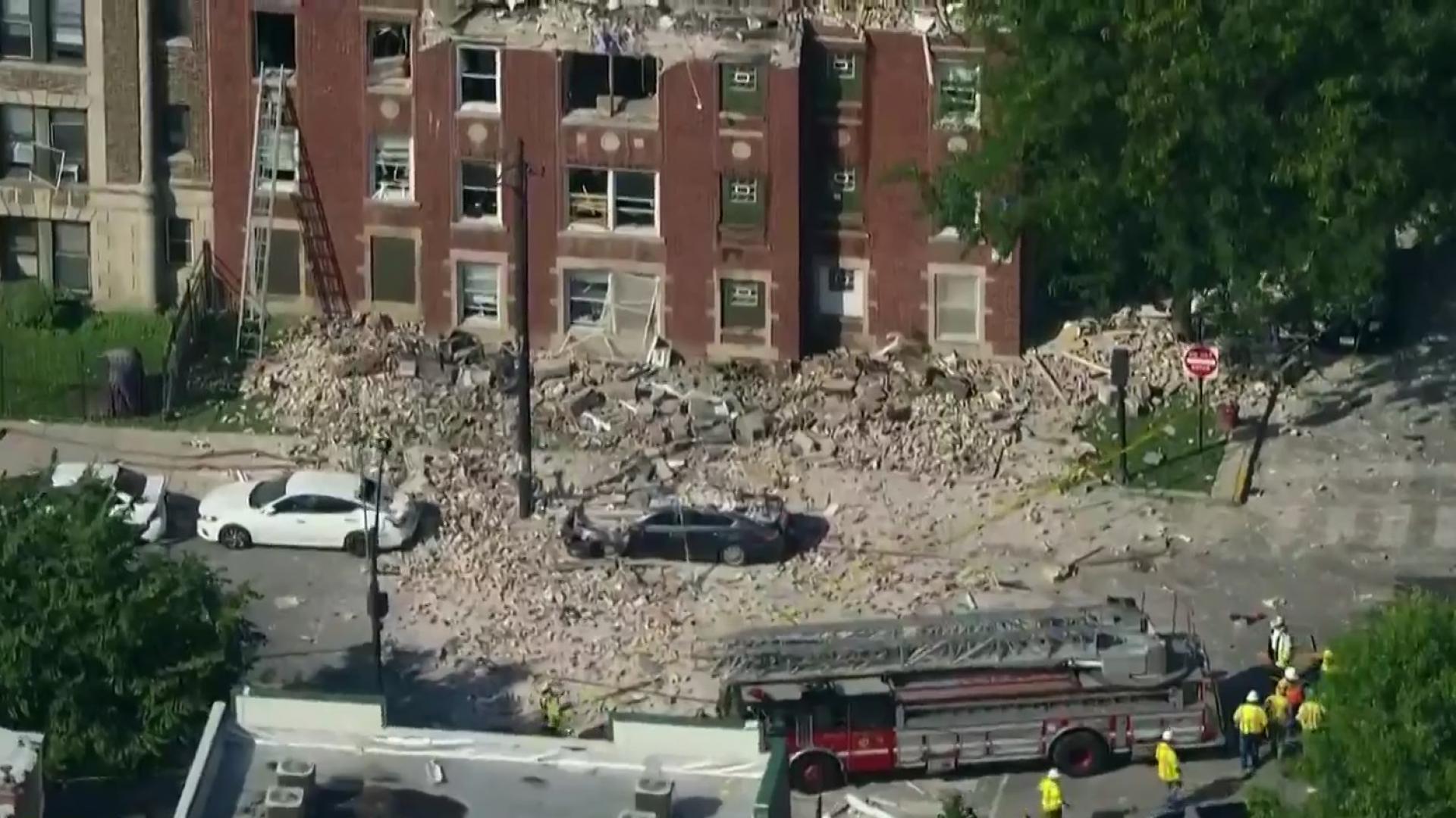 Man dies of injuries in Chicago building collapse - CBS Chicago