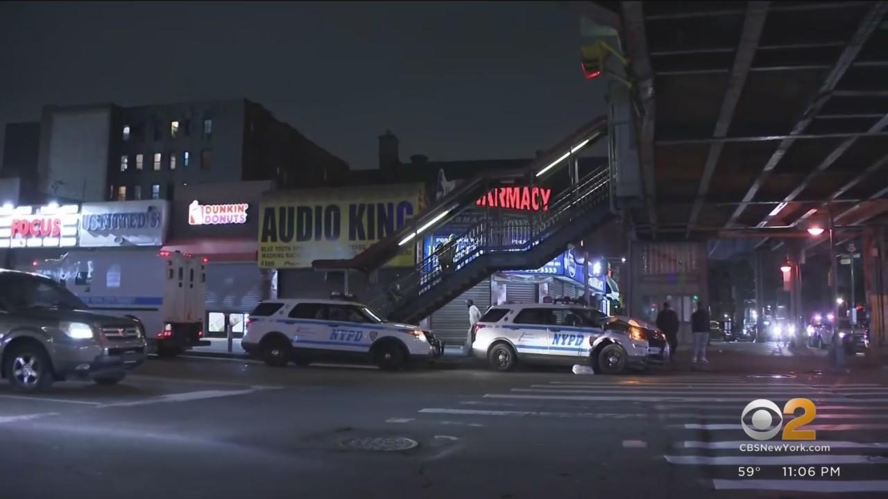 2 officers injured in crash in the Bronx - CBS New York